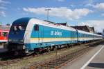 223 072 der Vogtlandbahn wartet am 13.04.2013 im Bahnhof Lindau mit ihrem Alex auf Ausfahrt in Richtung München.

Hersteller: Siemens
Fabriknr.: 21459
Abnahmedatum: 18.12.2007
Erst-Bw: Schwandorf
Heimat-Bw. z.Z.d. Schwandorf
Eigentümer z.z.d. Aufnahme: Alpha Trains Antwerpen
ursprüngl. Fahrzeugnr.: D 09
UIC-Nr.: 92 80 1223 072-0 D-VBG
Betreibernr. z.Z.d. Aufnahme: 223 072
EBA-Nr: EBA 06A15A 012