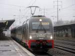 183 001-7 mit dem VX 81146 von Plauen(Vogtl) ob Bf nach Berlin Zoologischer Garten, bei der Ausfahrt aus dem  Bahnhof Berlin Schnefeld Flughafen am 26.