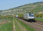 185 673 EVB mit einem Gterzug nach Stuttgart am 19.04.2011 unterwegs bei Thngersheim.