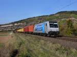 Die 185 675 mit einem Containerzug am 11.10.2012 unterwegs bei Thngersheim.