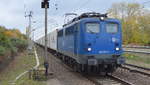 EGP mit der 140 621-4 (91 80 6 140 621-4 D-EGP) und einem Containerzug mit Kühlthermo-Containern am 26.10.18 Bf. Berlin-Hohenschönhausen.