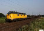 EGP 221 106-8 mit leerem Autozug Richtung Buchholz, Gterstrecke Jesteburg - Buchholz Nordheide, fotografiert am 04.08.2011 bei Reindorf