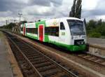 Zugtaufe in Zeitz.

VT 302 der ELSTER SAALE BAHN (ein Netz der ERFURTERBAHN)kam mit EBx 37452 13:00 Uhr von Gera Hbf kommend in Zeitz an. Hier zusehen am Gl.7, kurz vor dem Umsetzen nach Gl.5.Dort wird dann die Taufe auf den Namen  Stadt Zeitz  erfolgen.Mit dabei der Geschftsfhrer der EB Herr Hecht, Verkehrsminister Sa.-Anhalt Herr Webel, Landrat Burgenlandkreis Herr Reiche, OB Stadt Zeitz Herr Kunze.