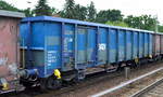 Offener Drehgestellwagen vom Einsteller GATX Rail Germany GmbH mit slowakischer Registrierung mit der Nr. 33 RIV 56 SK-GATXD 5380 006-0 Eanos in einem Ganzzug am 10.07.20 Berlin Hirschgarten.