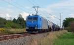 185 523 zog am 10.08.14 einen Kesselwagenzug auf dem Gegengleis durch Greppin Richtung Dessau.