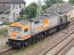 Wegen fehlenden Durchgang durch den Maschinenraum mußte der Lokführer,von der hvle V330.3,am 13.Juli 2016,in Bergen/Rügen,über einen Außengang den Führerstand wechseln.