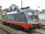 Am 06.06.2020 parkte die Hectorrail 242.517 / NVR Nr. 91 806 182 517 3, mit dem Namen  FITZGERALD  im Aussenbereich vom Dresdener Hauptbahnhof. Dresden Hbf 06.06.2020