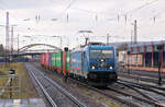 Hessische Güterbahn 187 327 mit dem  Rhein-Saar-Mosel Containerexpress . // Dillingen (Saar) // 13. Dezember 2023