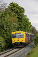 Auf der Königssteiner Bahn, genauer nördlich des Bahnhofs Frankfurt-Höchst, konnte ich diesen aus VT2E gebildete Zug der HLB am 26. April 2017 fotografieren.