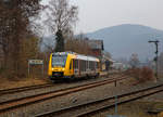   Ein trüber Nachmittag, der VT 504 ein Alstom Coradia LINT 41 der neuen Generation (95 80 1648 104-5 D-HEB / 95 80 1648 604-4 D-HEB) der HLB (Hessische Landesbahn GmbH) fährt am 10.02.2017,