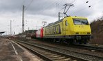 145 089-9 das  Zementaxi  in Doppeltraktion mit der HGK 145 090-7 und einem Kesselwagenzug aus Richtung Osten kommen weiter gen Süden.