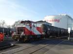 HFM Krauss Maffei MH05 Lok D9 am 28.12.15 in Hanau Hafen beim Kesselwagen Rangieren. Wer dieses Spektakel auch bestaunen will muss sich beeilen. Die D9 ist nur noch bis zum 01.01.16 in Hanau danach wird wahrscheinlich die 261 diesen Dienst übernehmen