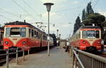 Zwei Züge der Köln-Bonner Eisenbahn kreuzen sich in der ersten Hälfte der 1980er Jahre im Bahnhof Brühl-Mitte. Letztmalig verkehrten KBE-Züge am 08.11.1986 auf der Vorgebirgsbahn. Seitdem verkehren hier Stadtbahnwagen und nur noch wenig erinnert an eine der bedeutendsten deutschen Privatbahnen.