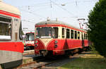 Anlässlich 100 Jahre Rheinuferbahn fand im Betriebshof Wesseling eine Fahrzeugausstellung statt.
Dieses Generationentreffen konnte ich dort am 6. Mai 2006 dokumentieren.