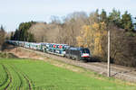 182 526 mit einem Autozug am 25.03.2017 bei Ratzenwinden in der Nähe von Ansbach.