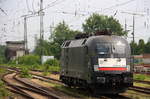 182 562-9 von MRCE steht abgestellt in Krefeld-Hbf.