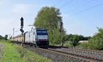 Die an TX Logistik vermietete MRCE 185 408 zieht einen ARS-Altmann-Autotransportzug am 23.08.17 durch Bremen-Mahndorf in Richtung Hannover.