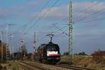 Als Lz eilt MRCE-ES 64 U2-010 am 26.10.2018 durch den Bahnhof Möttingen in Richtung Nördlingen