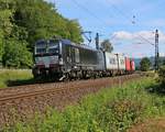 193 870 mit Containerzug in Fahrtrichtung Süden.