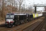 193 643/X4 E-643 MRCE Vectron am Schluss des Lokzuges in Wuppertal, am 11.03.2017.