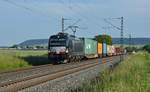 193 602 schleppte am Abend des 13.06.17 einen Containerzug durch Retzbach-Zellingen Richtung Gemünden.