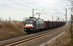 182 535 schleppte am 02.03.19 einen Hochbordwagenzug vorbei an der Blockstelle Ostermark zwischen Köthen und Wulfen Richtung Magdeburg.