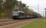 185 551 der MRCE führte für ihren Mieter CFL Cargo am 12.04.19 einen Schiebewandwagen-Zug durch Marxdorf Richtung Zeithain.