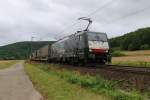 189 286 (ES 64 F4-286) für ERS Railways zieht einen KLV-Zug in Richtung Süden. Aufgenommen am 10.07.2014 bei Harrbach.