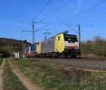 189 989 (ES 64 F4-089) mit KLV-Zug in Fahrtrichtung Süden. Aufgenommen am 19.04.2015 zwischen Ludwigsau-Friedlos und Mecklar. 