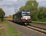 193 854 mit S-21 Abraumzug in Fahrtrichtung Süden. Aufgenommen am 30.04.2015 in Wehretal-Reichensachsen.
