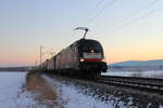 ES 64 U2-19 und ES 64 F4-037 MRCE bei Lichtenfels am 27.01.2017.