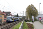 VT 445  Alice  und VT 446 der WEG erreichen, aus Neuffen kommend, den Bahnhof Nürtingen.