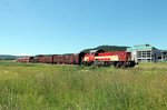 Kompletter Güterzug mit einer HzL-Gravita V 181 kurz vor Burladingen West (23.06.2016)
