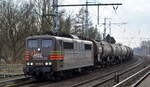 HSL mit  151 145-0  (NVR:  91 80 6 151 145-0 D-HSL ) und Kesselwagenzug (leer) Richtung Stendell am 15.03.22 Berlin Buch.