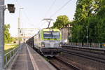 193 784-6 ITL - Eisenbahngesellschaft mbH mit einem Citroën/Peugeot 308 Autotransportzug in Friesack und fuhr weiter in Richtung Wittenberge. 08.05.2018