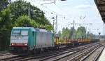 ITL - Eisenbahngesellschaft mbH mit  E 186 128  [NVR-Nummer: 91 80 6186 128-5 D-ITL] und einem Güterzug für Schienentransporte (leer) am 04.07.19 Berlin-Hirschgarten.