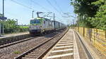 Dahlen (Sach) Durchfahrt 193 782-0 (Siemens Vectron) unterwegs mit Sattelaufliegern der LKW Walter Internationale Transportorganisation AG. Captrain Deutschland GmbH, eingesetzt bei der ITL Eisenbahngesellschaft mbH (ITL) am 24. Juni 2023.
