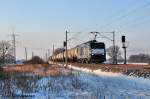 ITL ES 64 F4-200 ist hier mit DGS 92542 Hamburg Hohe Schaar Sd - Angermnde unterwegs und passiert soeben den ehemaligen Block Graben zwischen Nauen und Brieselang gelegen (03.01.10)