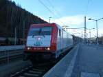Nachschuss der ITL 685 649 die durch den Bahnhof Bad Schandau rollt.