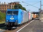 ITL 185 519 und 185 598 bringen im Doppelpack einen Containerzug durch Dresden Friedrichstadt.