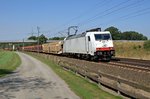 Macquarie European Rail 185 579, vermietet an ITL, mit leerem Autotransportzug in Richtung Hannover durch Langwedel am 26.08.16.