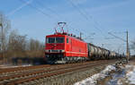 250 247 der LEG führt am 19.03.18 einen Kesselwagenzug, welchen sie in Bitterfeld übernommen hatte, durch Greppin Richtung Dessau.