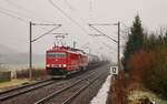 250 247-4 und 232 238-6 (LEG) fuhren am 02.02.19 mit einem Kesselzug durch Großeutersdorf nach Bitterfeld.