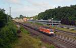 189 821 der Locon zog am 02.07.14 leere Containerwagen durch Tostedt in Richtung Hamburg.