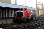 In der Einfahrtkurve aus Oldenburg im HBF Bremen stand am 4.11.2015 schattig abgestellt Lok 214 der Locon.