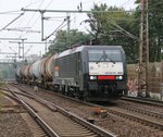 189 099 (ES 64 F4-999) für Locon mit Kesselwagenzug in Fahrtrichtung Seelze. Aufgenommen am 02.10.2014 in Hannover Linden-Fischerhof.