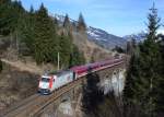185 665 mit dem Schneeexpress nach Mallnitz am 15.02.2014 am Hundsdorfer-Viadukt bei Bad Hofgastein.
