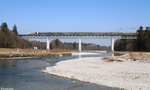 186 444 mit Sonderzug auf der Großhesseloher Brücke in München.