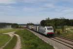 186 440 und 186 444 mit dem  Ekol  aus München kommend am 3. Juni 2020 bei Grabenstätt im Chiemgau.
