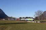 193 774 und 193 773 waren am 9. Februar 2022 bei Niederaudorf im Inntal in Richtung Kufstein unterwegs.